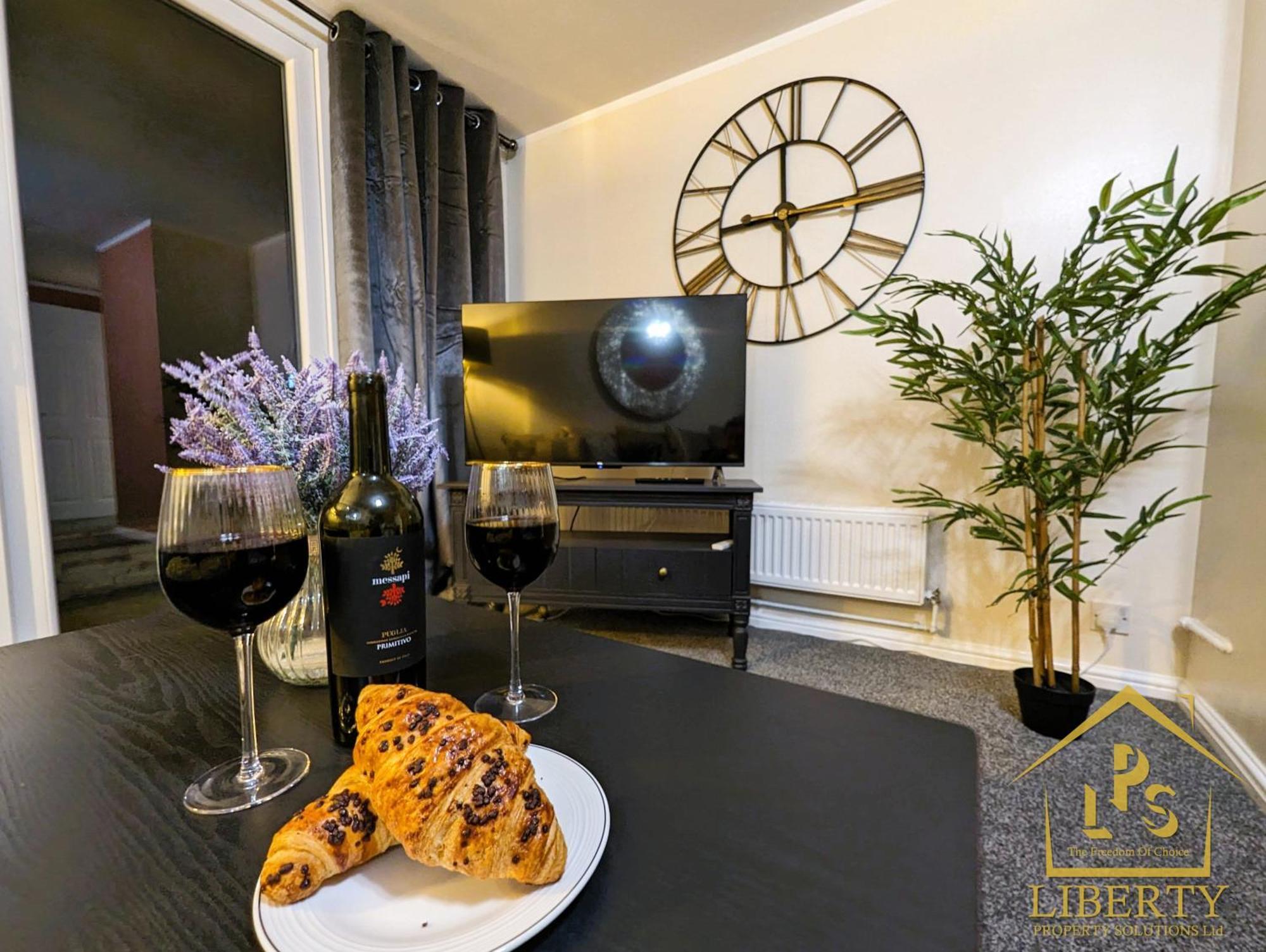 6 Guests * 4 Bedroom * Free Wi-Fi *Huntingdon Buitenkant foto
